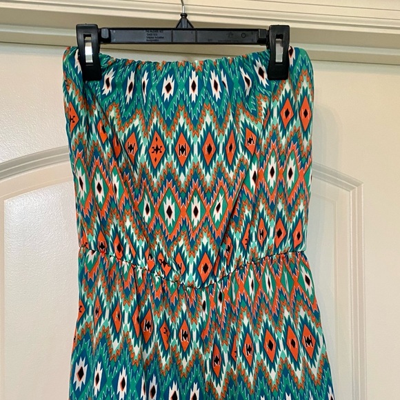 Auditions - Colorful Aztech Print Strapless Wide Legged Romper! 💚 - Picture 5 of 6